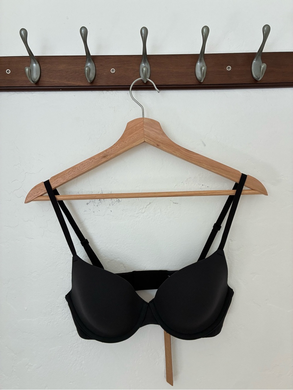 NWT SKIMS T shirt bra black 34b